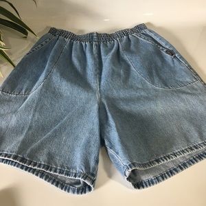 Vintage 1990’s Chic Jeans Shorts Hi-Rise
